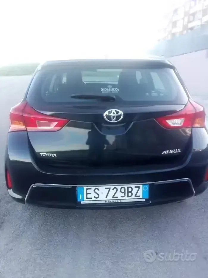 Usata Toyota Auris 99 CV (72 kW) 2013 Berlina