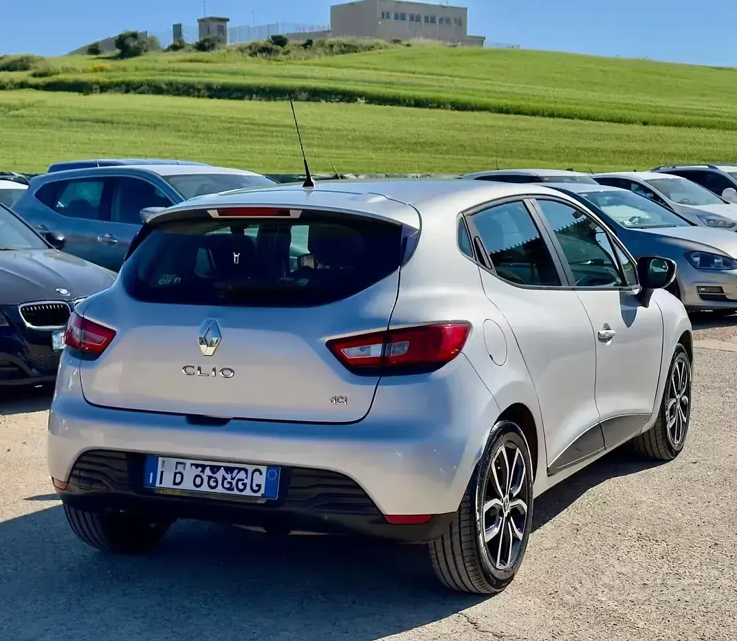 Usata Renault Clio IV Life 75 CV (55 kW) 2017 Grigio Berlina