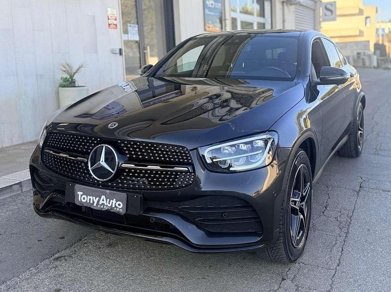 Usata Mercedes GLC300 Premium Plus 245 CV (180 kW) 2021 Grigio scuro Coupé