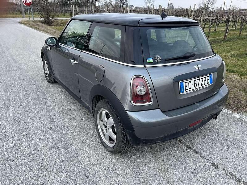 Usata Mini Cooper 75 CV (55 kW) 2010 Utilitaria