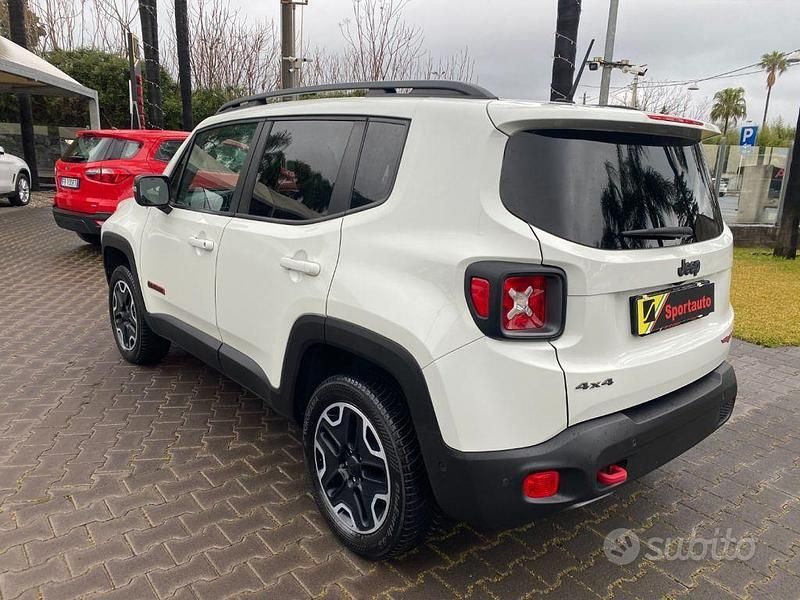Usata Jeep Renegade Trailhawk 170 CV (125 kW) 2016 Bianco SUV