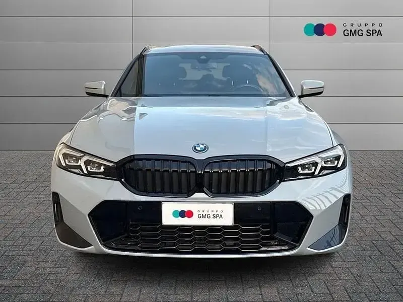 Usata BMW 320e M Sport 204 CV (150 kW) 2023 Grigio Station wagon