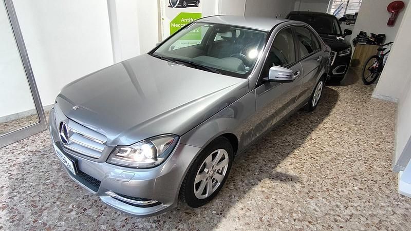 Usata Mercedes C200 Avantgarde 136 CV (100 kW) 2013 Grigio Berlina