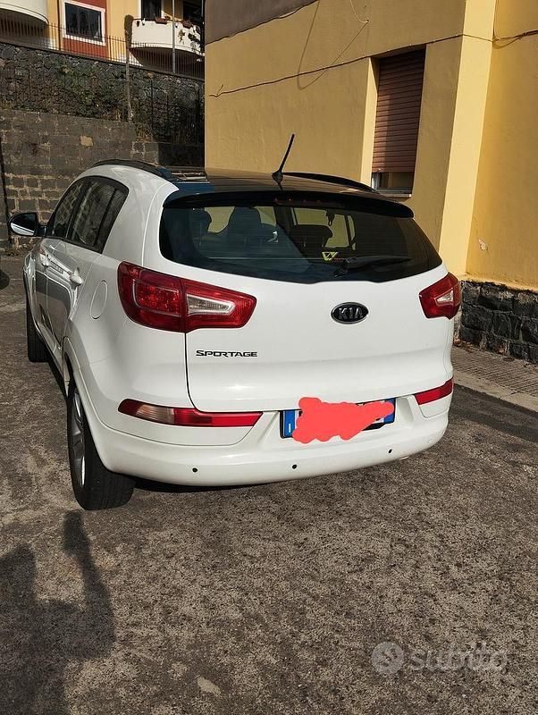 Usata Kia Carens 105 CV (77 kW) 2011 Bianco Monovolume