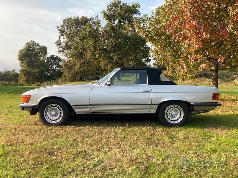 Usata Mercedes SL380 204 CV (150 kW) 1983 Grigio Cabrio