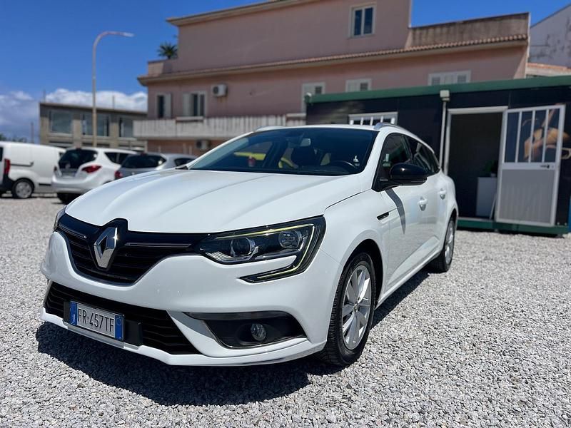 Bianco Usata 2018 Renault Mégane GrandTour Business Station wagon | 10.490 € (Buon prezzo) - Immagine 1/4