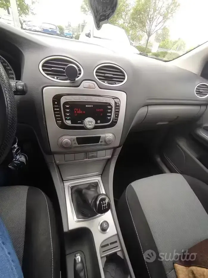 Usata Ford Focus 100 CV (73 kW) 2011 Nero Berlina
