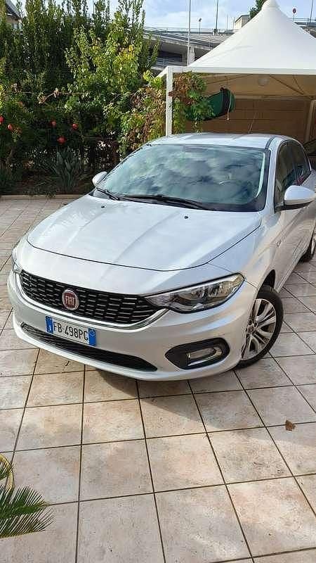 Usata Fiat Tipo Opening Edition 95 CV (69 kW) 2015 Argento Berlina