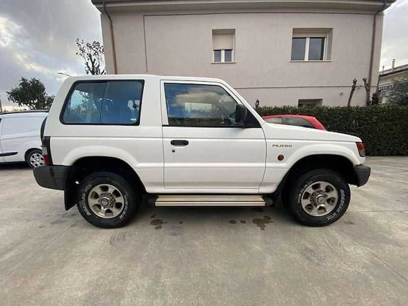 Usata Mitsubishi Pajero Top 99 CV (72 kW) 1998 Bianco SUV