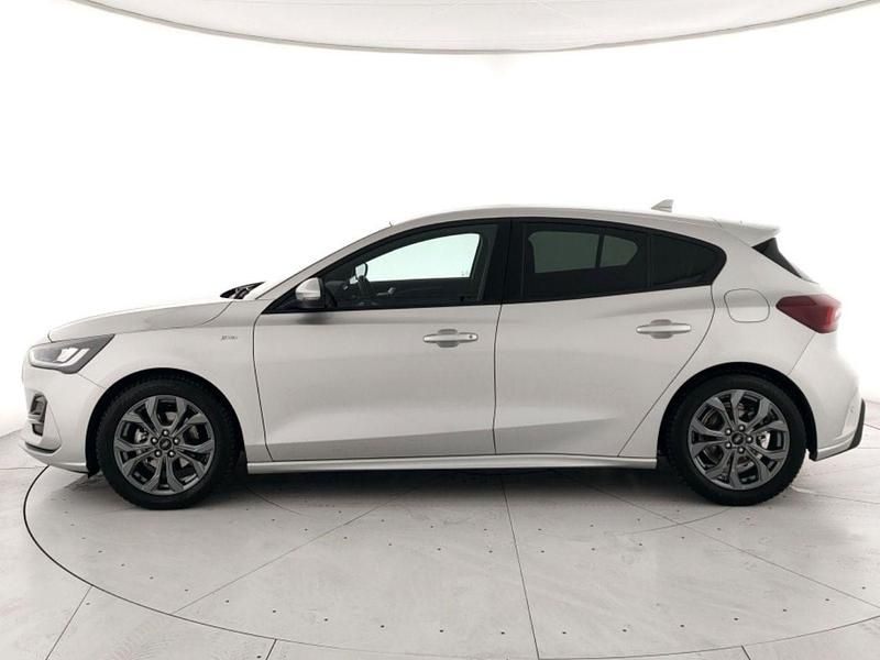 Begagnad Ford Focus ST-Line 125 HK (91 kW) 2025 Silver Sedan