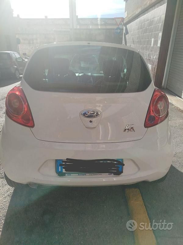 Usata Ford Ka 69 CV (50 kW) 2015 Bianco Utilitaria