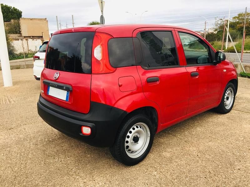Usata Fiat Panda Pop 80 CV (58 kW) 2016 Rosso Furgone