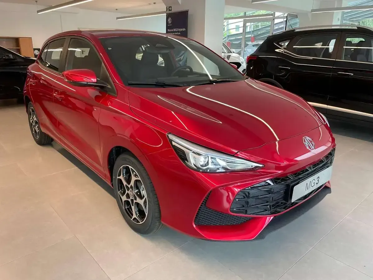Nuova MG MG3 Comfort 116 CV (85 kW) 2026 Diamond red Utilitaria