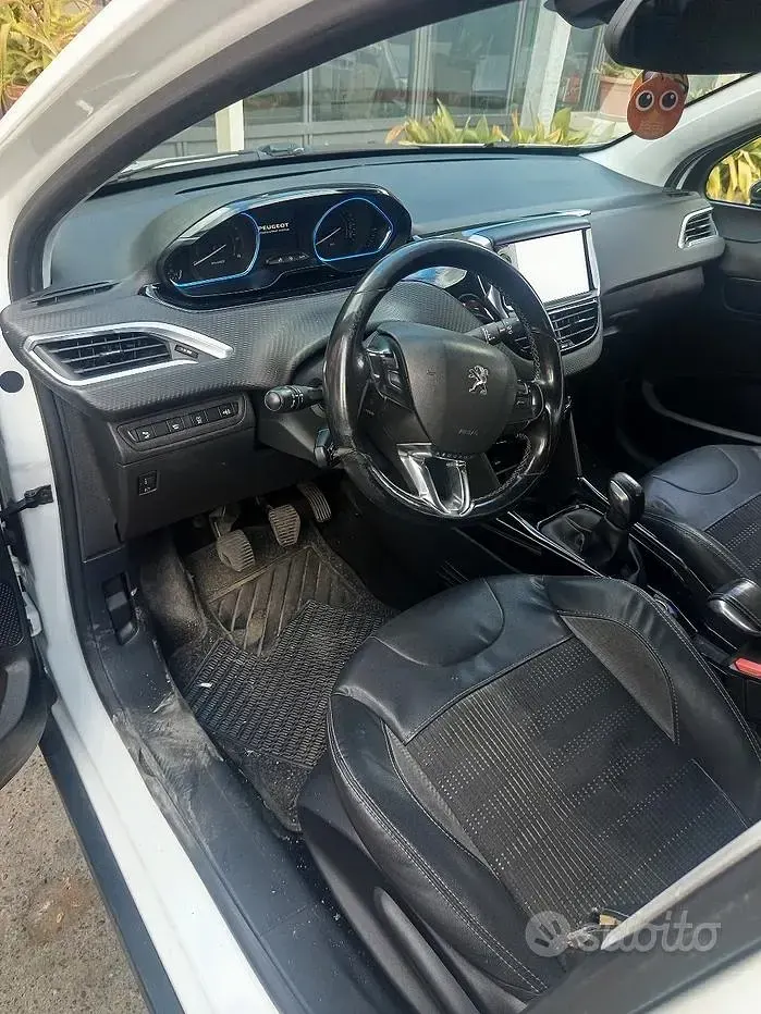 Usata Peugeot 2008 92 CV (67 kW) 2015 Bianco SUV