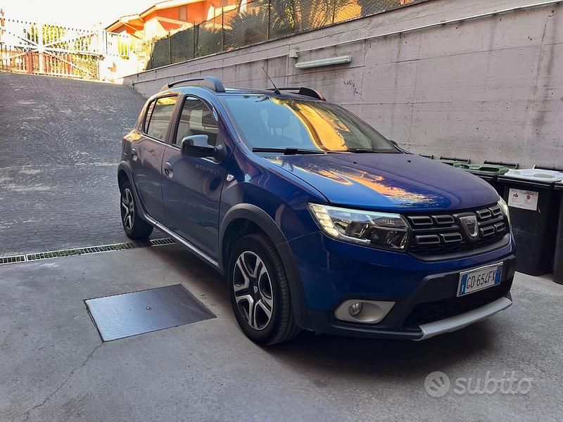 Blu Usata 2020 Dacia Sandero Stepway Tre volumi | 9350 € (Ottimo prezzo) - Immagine 1/4