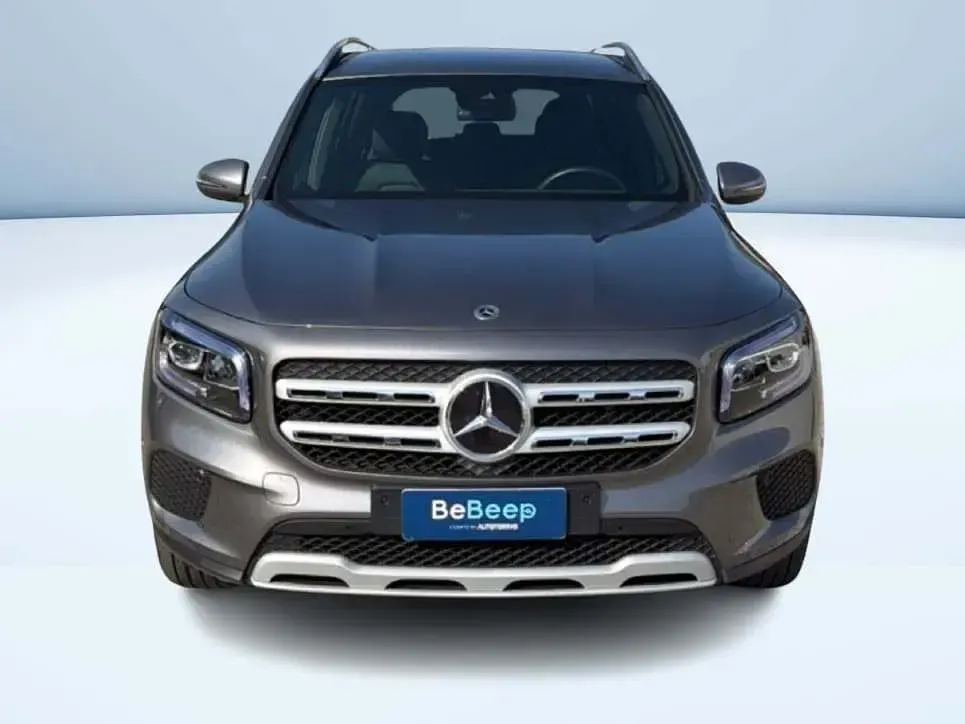 Usata Mercedes GLB200 150 CV (110 kW) 2023 Grigio SUV