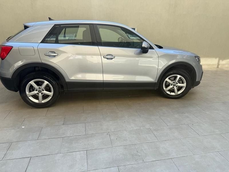 Usata Audi Q2 116 CV (85 kW) 2019 Argento SUV