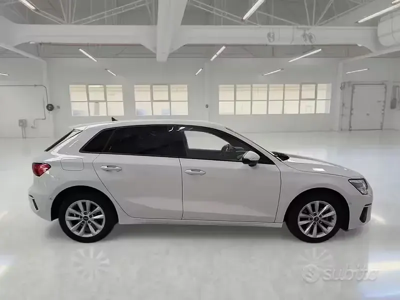 Usata Audi A3 Business 150 CV (110 kW) 2022 Bianco Berlina