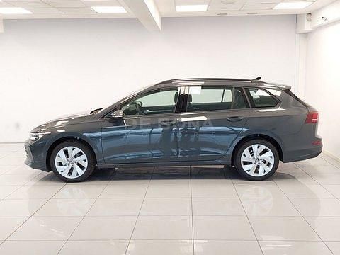Usata VW Golf VIII Life 116 CV (85 kW) 2024 Grigio Station wagon