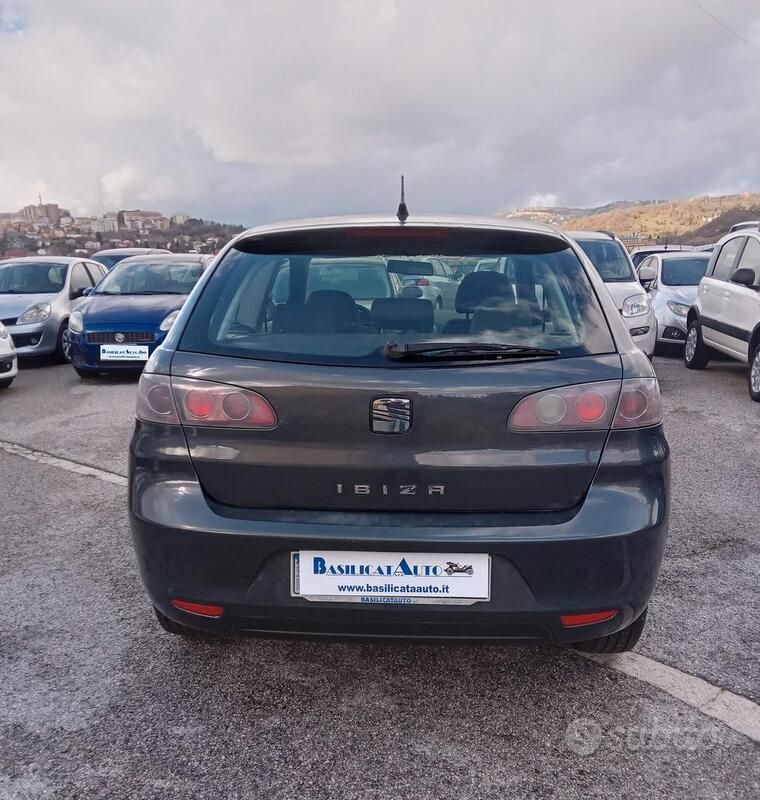 Usata Seat Ibiza Stylance 80 CV (58 kW) 2007 Grigio Berlina
