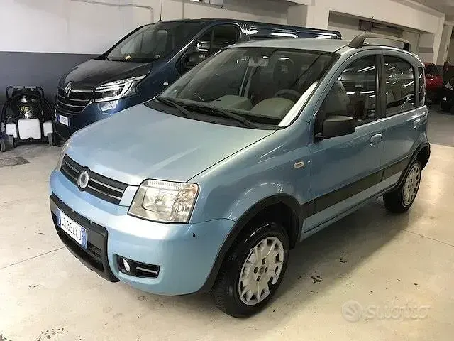 Usata Fiat Panda 4x4 Climbing 60 CV (44 kW) 2005 Blu Utilitaria