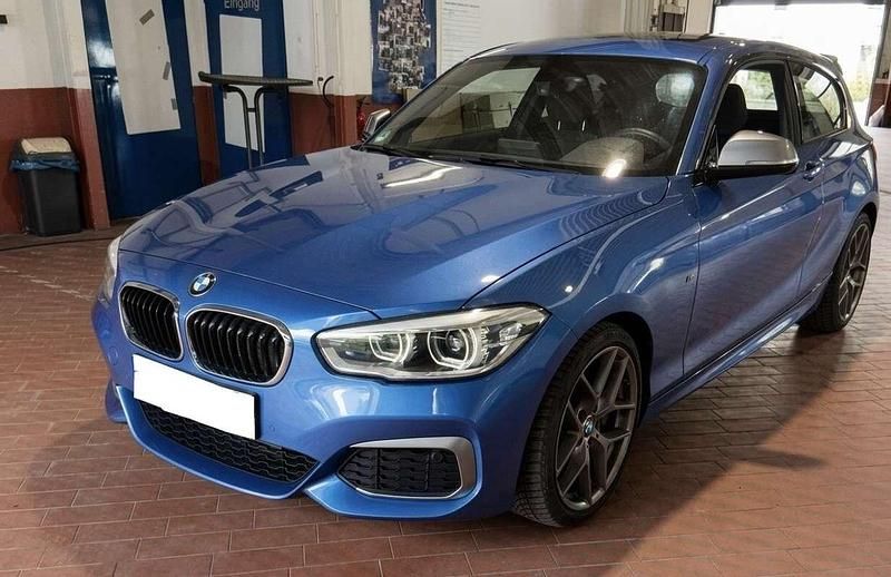 Begagnad BMW M135 325 HK (239 kW) 2016 Halvkombi