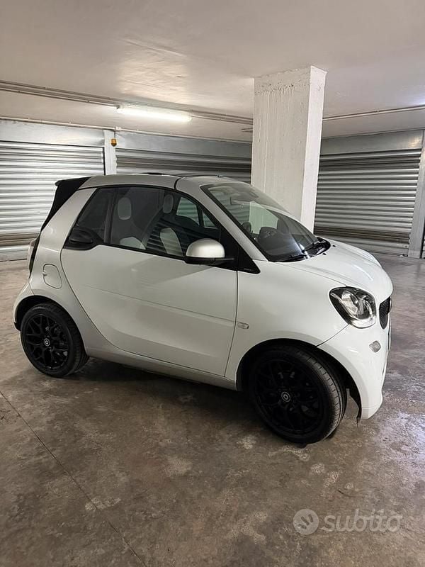 Usata 2017 Smart ForTwo Cabrio Cabrio | 14.999 € - Immagine 1/4