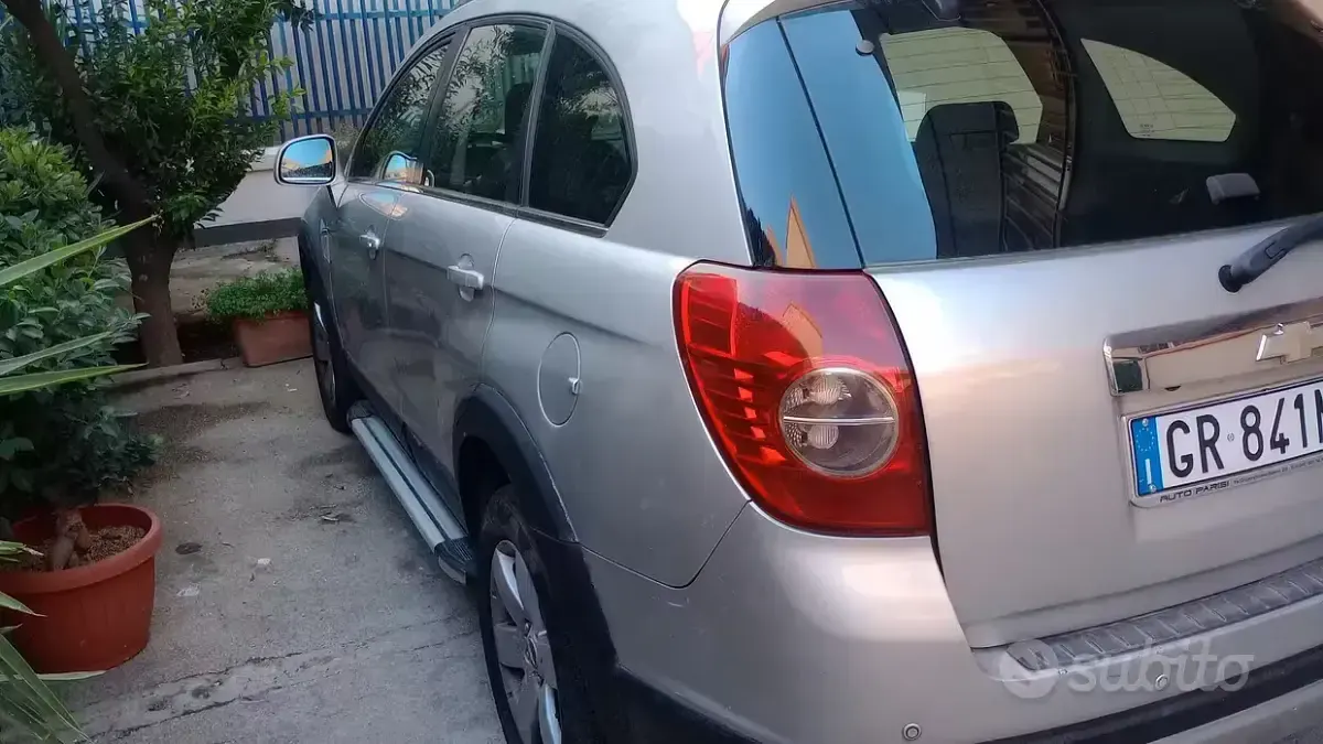 Usata Chevrolet Captiva 127 CV (93 kW) 2008 Grigio SUV