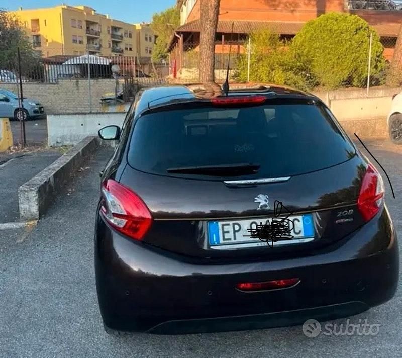 Usata Peugeot 208 Allure 120 CV (88 kW) 2013 Marrone Utilitaria