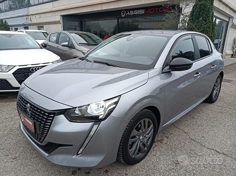 Grigio Usata 2022 Peugeot 208 Allure Due volumi | 15.200 € (Buon prezzo) - Immagine 1/4