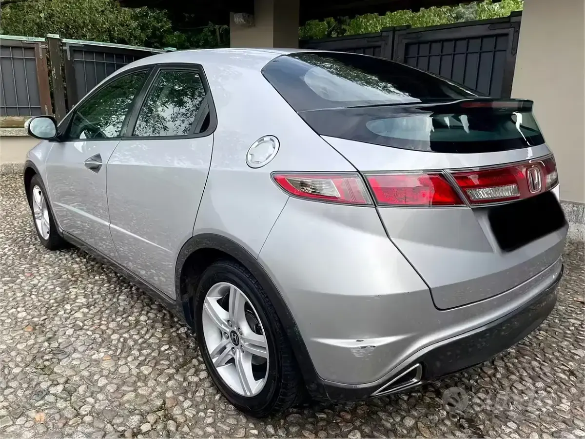Usata Honda Civic Elegance 99 CV (72 kW) 2009 Grigio Berlina