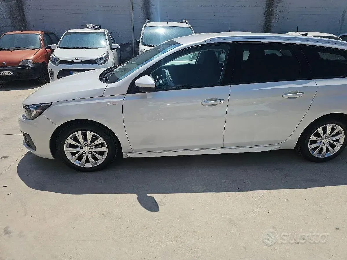 Usata Peugeot 308 SW Style 99 CV (72 kW) 2019 Station wagon
