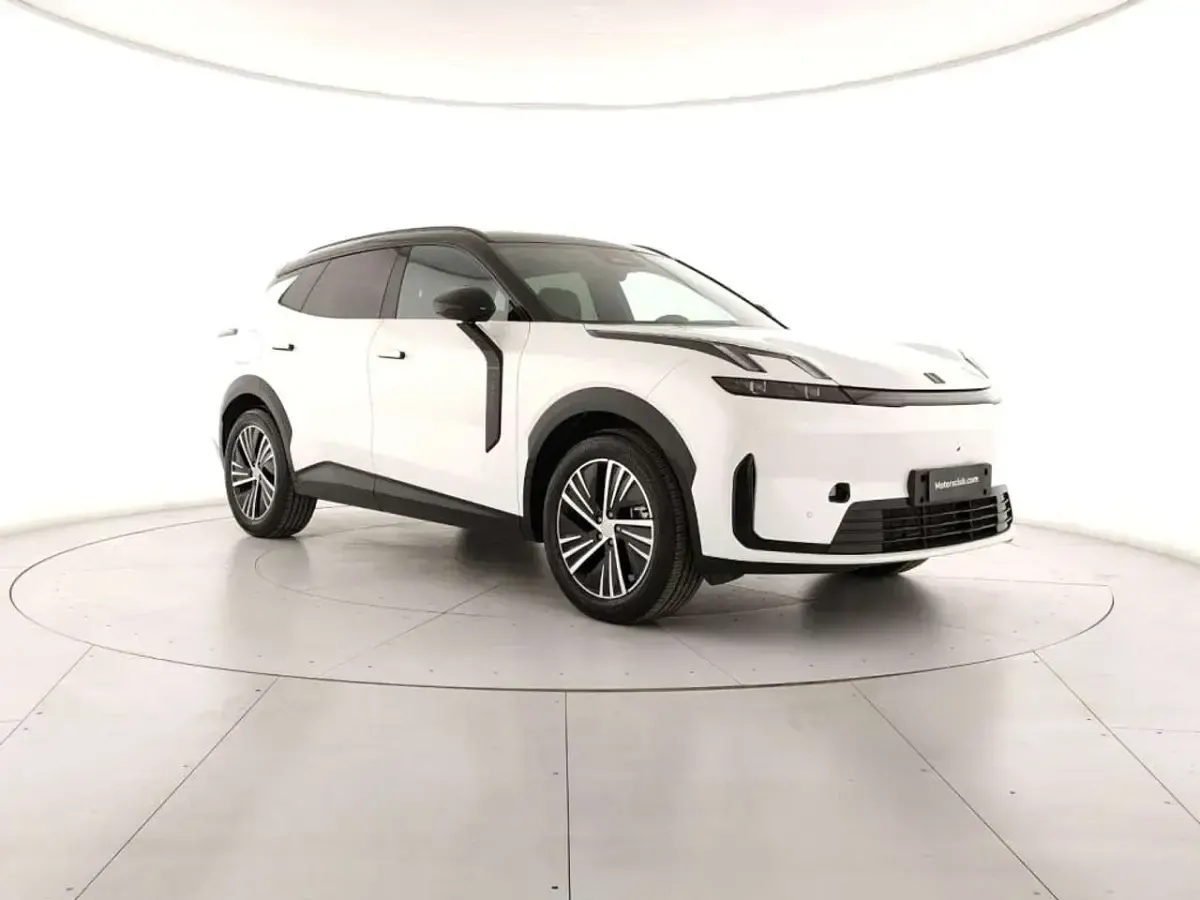 Nuova Lynk & Co 08 139 CV (102 kW) 2026 Bianco SUV