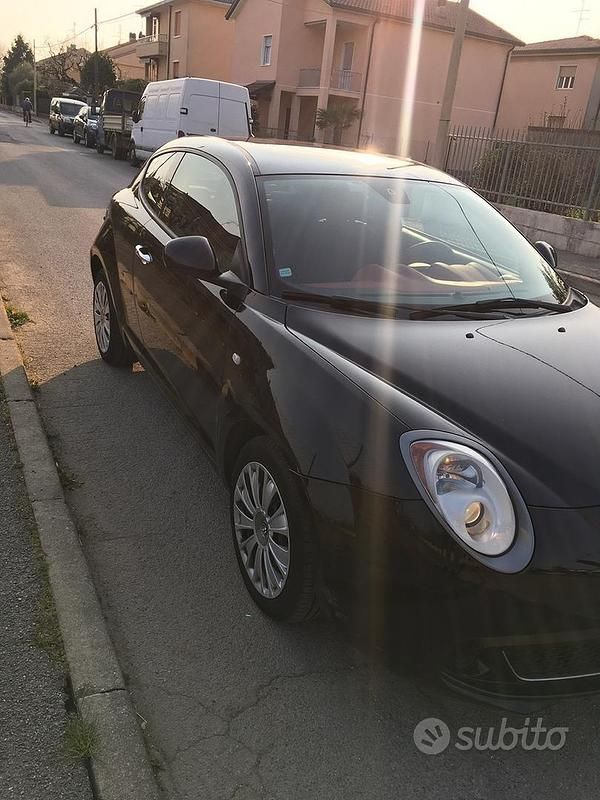 Nero Usata 2009 Alfa Romeo MiTo Due volumi | 3750 € (Buon prezzo) - Immagine 1/4