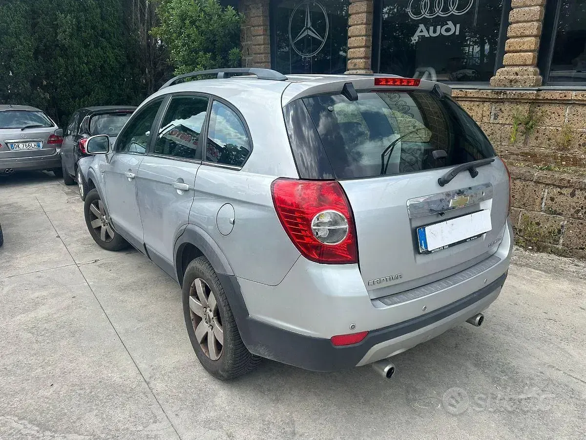 Usata Chevrolet Captiva 125 CV (91 kW) 2008 Grigio SUV
