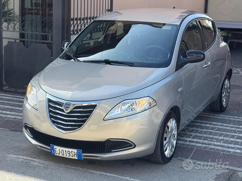 Usata Lancia Ypsilon S 85 CV (62 kW) 2011 Grigio Utilitaria