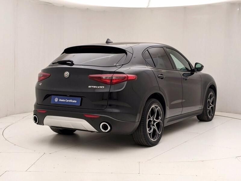 Usata Alfa Romeo Stelvio Business 150 CV (110 kW) 2019 Nero SUV