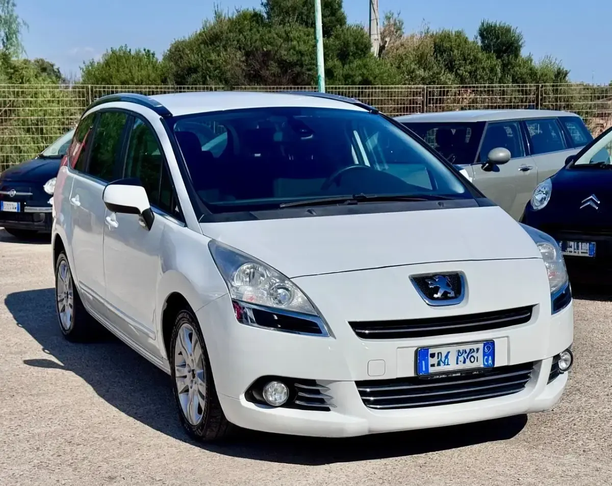 Usata Peugeot 5008 Allure 114 CV (83 kW) 2013 Bianco Monovolume