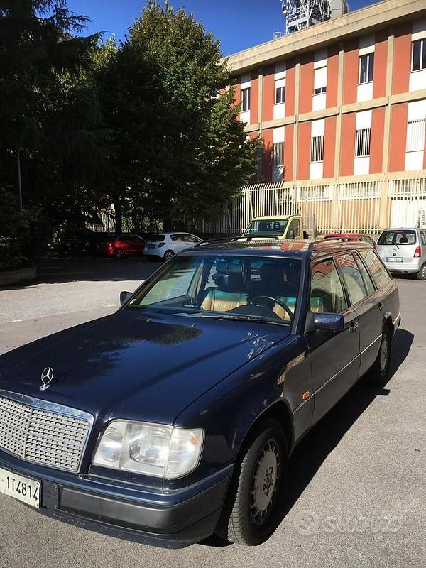 Usata Mercedes E250 94 CV (69 kW) 1993 Blu Station wagon