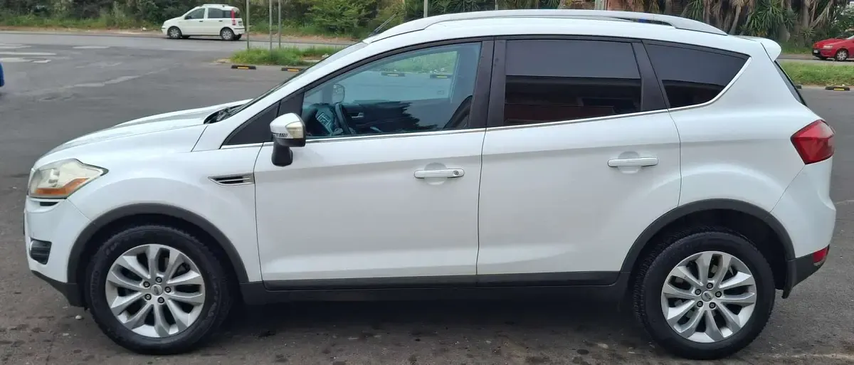 Usata Ford Kuga Titanium 140 CV (102 kW) 2010 Bianco SUV