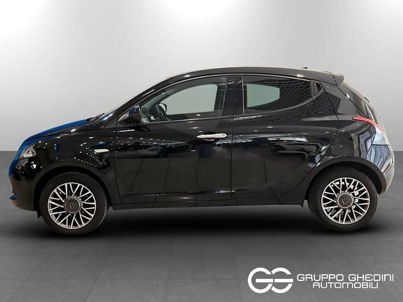 Usata Lancia Ypsilon Gold 70 CV (51 kW) 2022 Nero nero Utilitaria