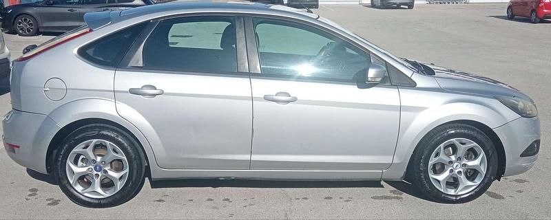 Usata Ford Focus Titanium 109 CV (80 kW) 2011 Argento Berlina