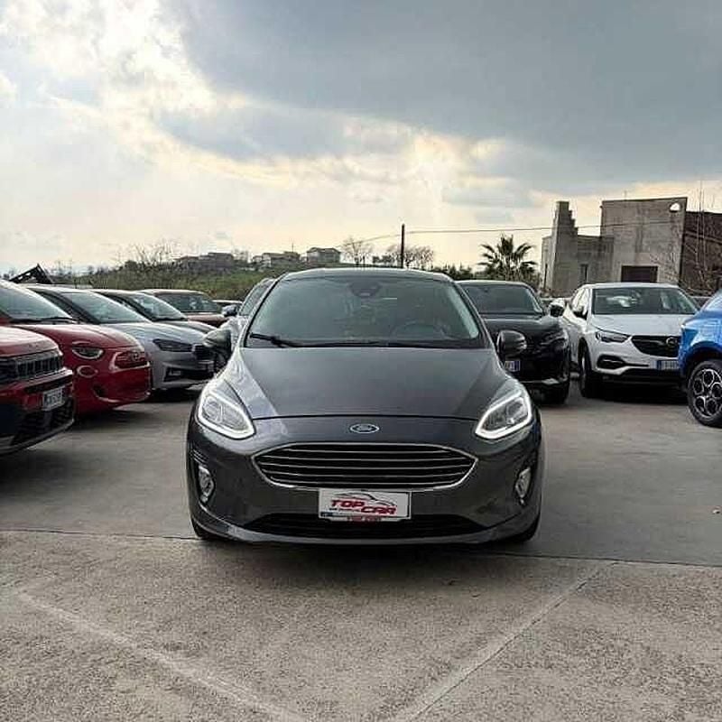 Usata Ford Fiesta Titanium 86 CV (63 kW) 2018 Grigio Utilitaria