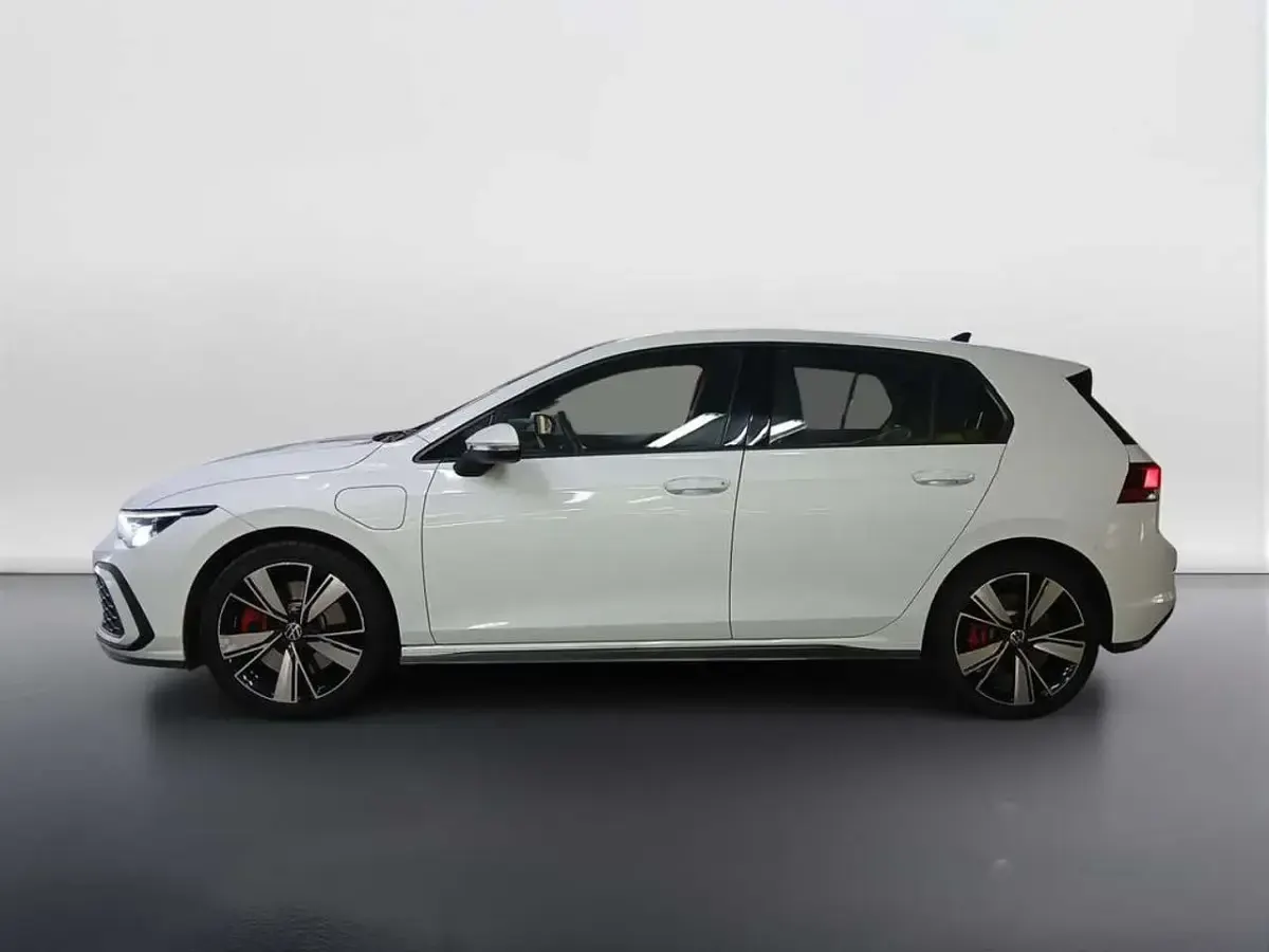 Usata VW Golf VIII GTE 245 CV (180 kW) 2021 0q pure white Berlina