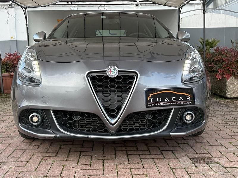 Usata Alfa Romeo Giulietta Super 120 CV (88 kW) 2019 Grigio Utilitaria