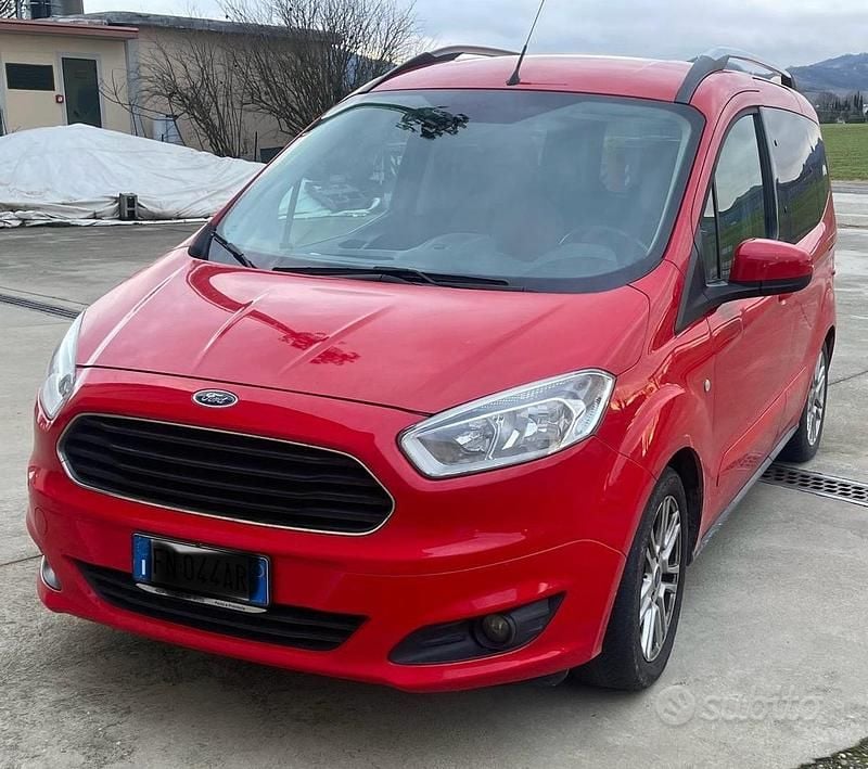 Usata Ford Tourneo 101 CV (74 kW) 2018 Rosso Monovolume