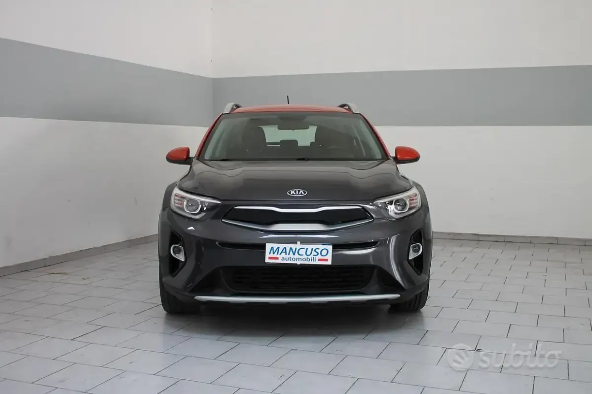 Usata Kia Stonic Style 100 CV (73 kW) 2019 Grigio SUV