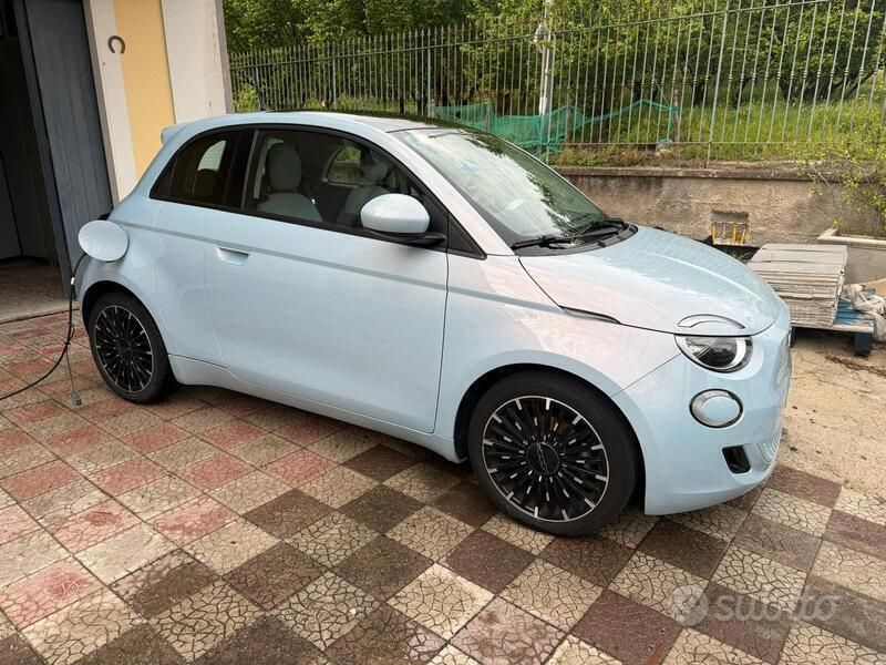 Usata Fiat 500e Icon 86 kW (118 CV) 2021 Blu Utilitaria