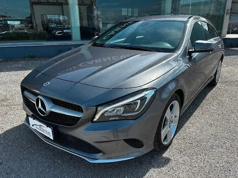 Usata Mercedes CLA200 Business 136 CV (100 kW) 2018 Grigio Station wagon