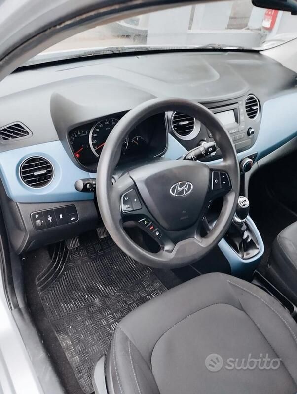 Begagnad Hyundai i10 Edition 69 HK (50 kW) 2016 Grå Halvkombi